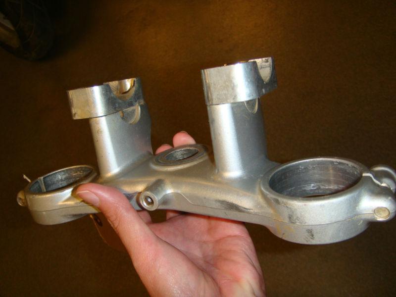Sell 2005 KAWASAKI KX85 FORK UPPER TRIPLE CLAMP SILVER 44039002345 in