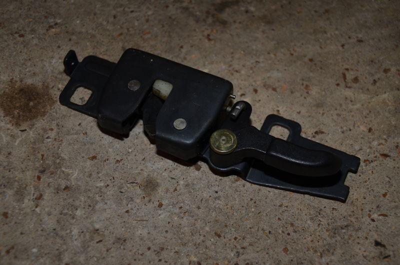 Sell 1994 Honda Del Sol 5 spd B16A3 1453 targa top trunk latch in