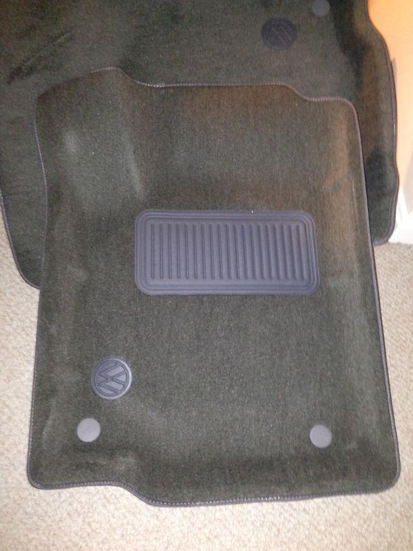 Sell Set of NIB GREY OEM Deluxe Carpeted Floor Mats for VW MK4 Jetta