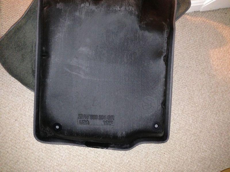 Sell Set of NIB GREY OEM Deluxe Carpeted Floor Mats for VW MK4 Jetta