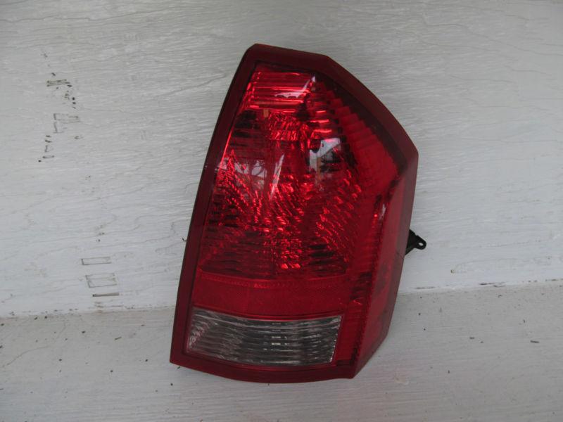 Sell CHRYSLER 300 TAIL LIGHT RH 0507 in Houston, Texas, US, for US 30.00