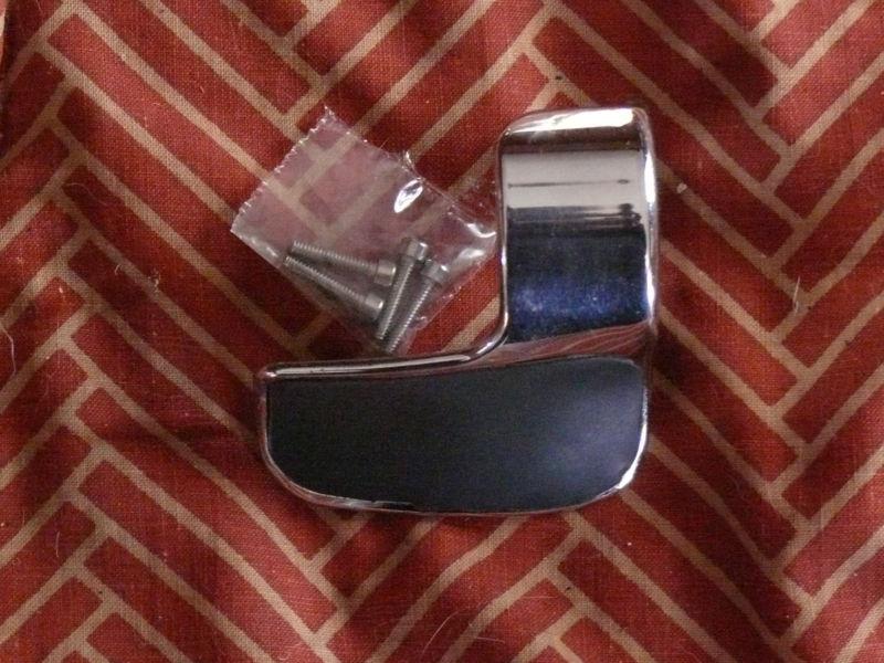 Wrist rest by add on for honda goldwing