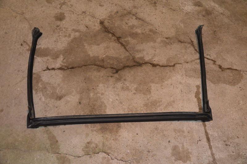 Sell 1994 Honda Del Sol 5 spd B16A3 1453 targa top windshield seal in
