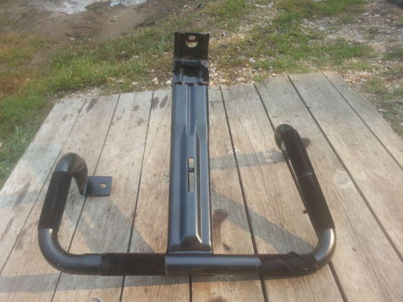 97 s10 gmc jimmy 2dr 4x4 4.3l interior spare tire carrier left quarter mounted 