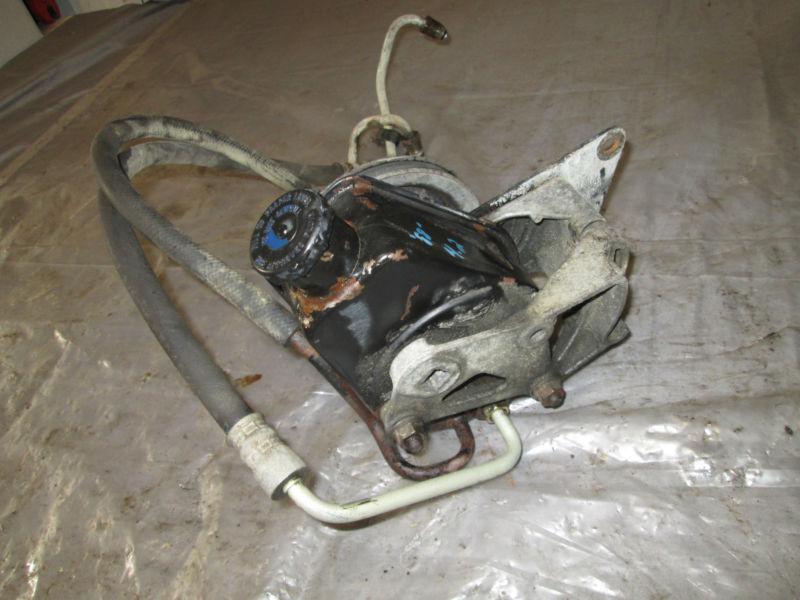 Purchase Jeep Wrangler 1987 Factory Power steering pump and bracket 4.2