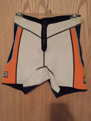 71402056 new slippery double 0 rash guard shorts / wet suit shorts, size 00