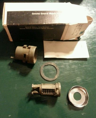 Nos 1968-1981 chevrolet cadillac buick oldsmobile lock cylinder 12.248 3961303