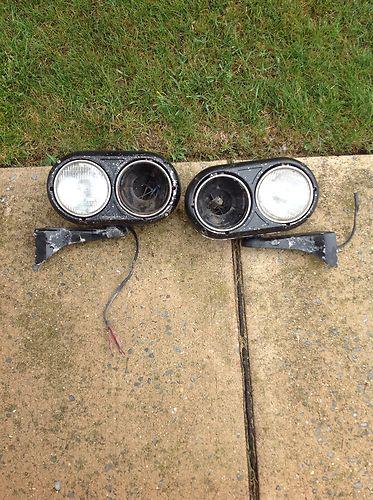 Freightliner dual round headlight assembly