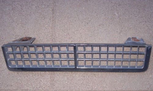 1969 lincoln continental lower left front bumper grille 69
