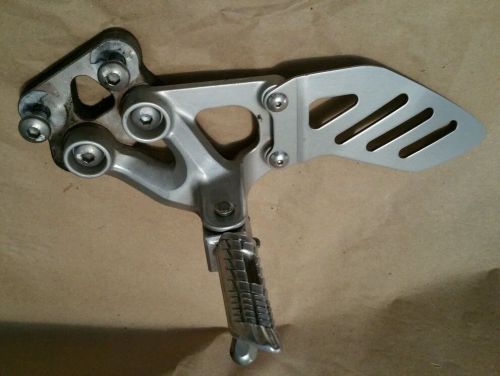 2008 2009 suzuki gsxr 600 750 left rear set bracket peg shifter side oem