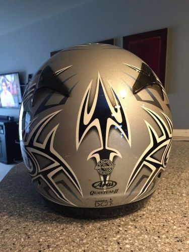 Men&#039;s size large arai quantum 2 motorcycle helmet