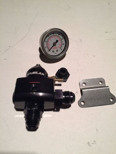 Fuelab mini efi fuel pressure regulator (black) 53501 evo 8/9 bracket