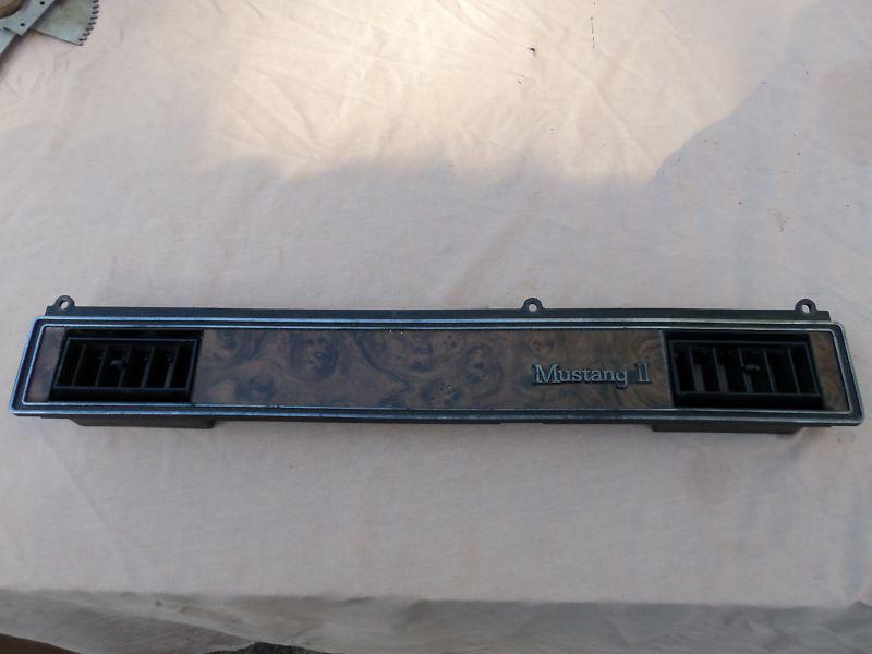 1974 75 76 77 78 mustang ii right dash woodgrain trim panel with a/c