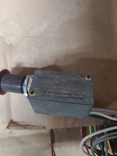 (1) MEYER & UNIVERSAL PLOW LIGHT DRIVER OR PASSENGER SIDE MADE BY TRUCK-LITE 640, US $100.00, image 7