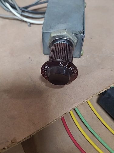 (1) MEYER & UNIVERSAL PLOW LIGHT DRIVER OR PASSENGER SIDE MADE BY TRUCK-LITE 640, US $100.00, image 8