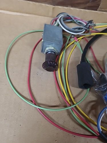 (1) MEYER & UNIVERSAL PLOW LIGHT DRIVER OR PASSENGER SIDE MADE BY TRUCK-LITE 640, US $100.00, image 10