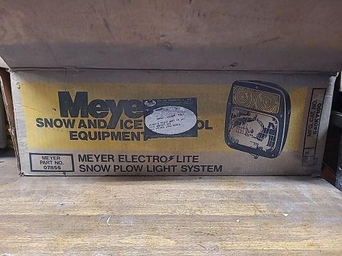 (1) MEYER & UNIVERSAL PLOW LIGHT DRIVER OR PASSENGER SIDE MADE BY TRUCK-LITE 640, US $100.00, image 13