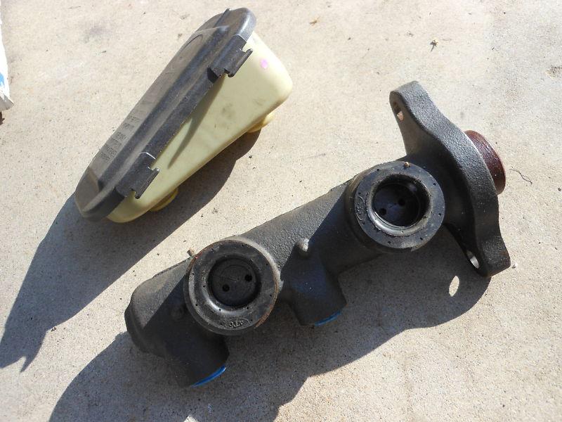 Gm universal master cylinder camaro, corvette, 1"  bore disc/disc 