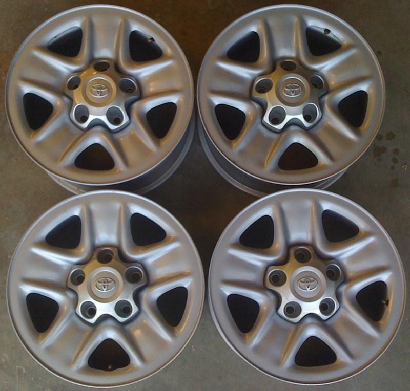 Toyota tundra oem 18" wheels-only 60 miles, with midcaps and 20 chrome lugnuts