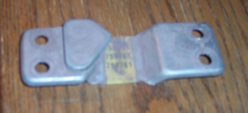 Nos 60 61 62 63 chevy truck left door lock striker