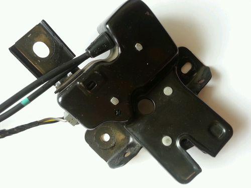 2000 mustang coupe rear trunk deck lid lock latch oem 22028