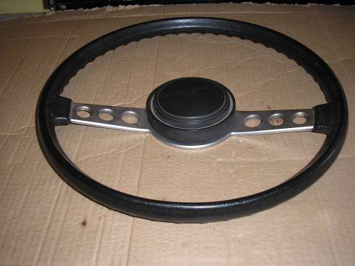 Plymouth  barracuda  1972-74  rallye steering wheel w/ horn button  mopar