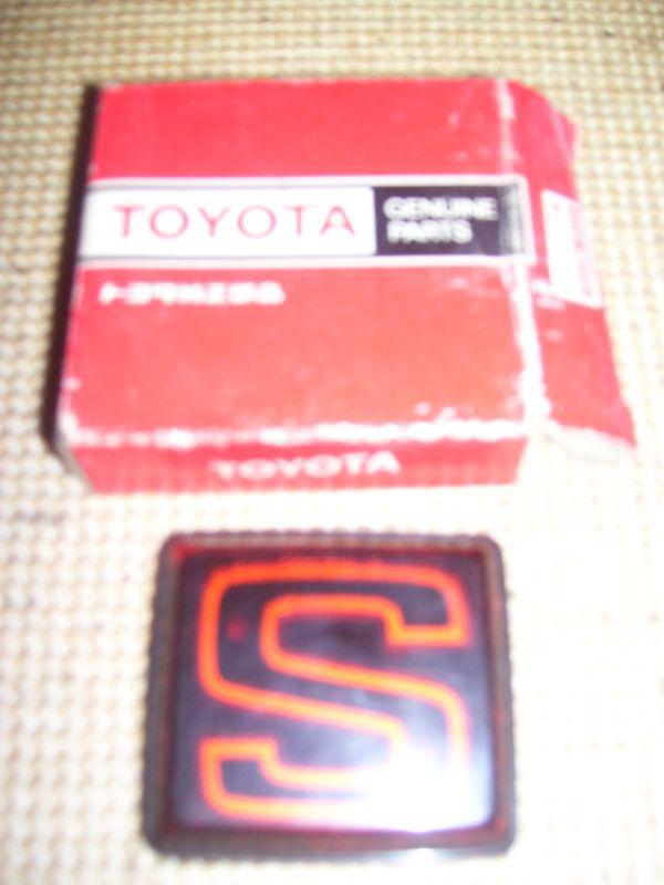 Toyota starlet kp60 s tailgate\ grille badge in original box very rare item