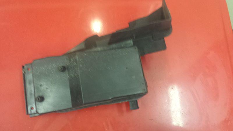 2005 kawasaki zx6r rear (front part) undertail inner fender oem