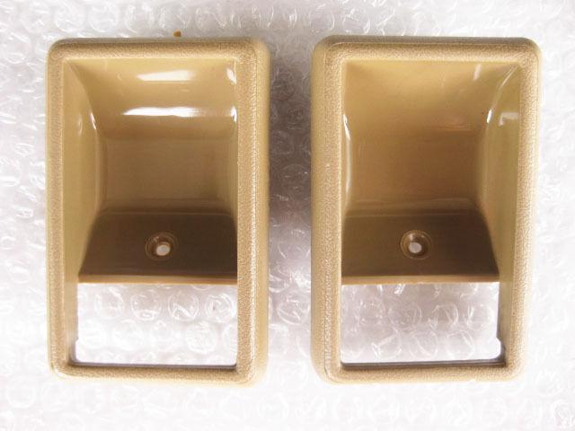 Toyota hilux ln50 ln56 ln 60 inner door handle 1983-1988 “2 pcs” cream