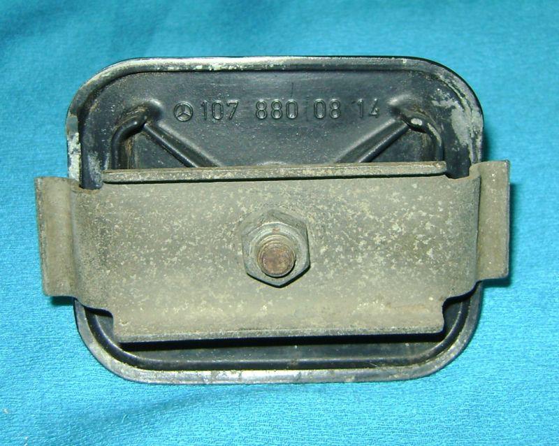 MERCEDES 107 380SL 450SL 560SL RIGHT FRONT BUMPER END BRACKET MOUNT , US $24.95, image 5