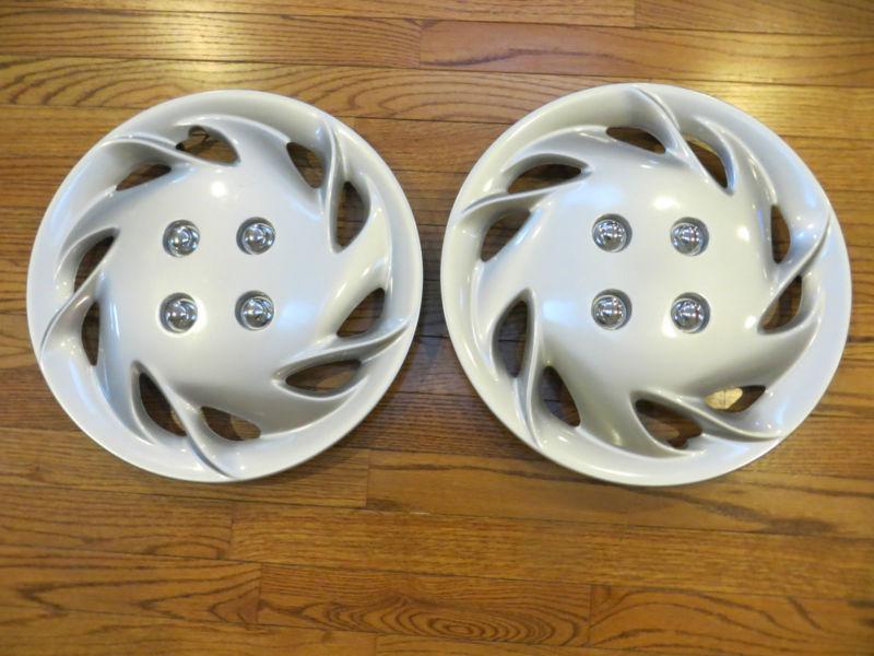 Buy Pair of Late 90's 14" Wheel Covers/Hubcaps KT880 Toyota Camry