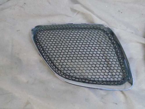 05 06 07 08 09 pontiac g6 r. grille 388971
