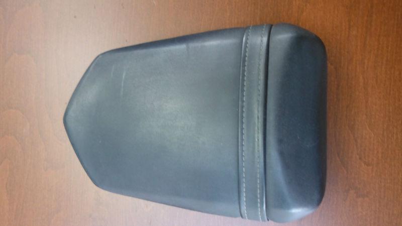 Yamaha oem  04-06 r1 passenger seat..good cond