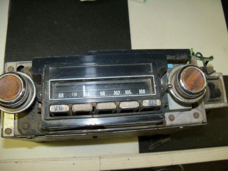 Working original 1970 cadillac am fm radio gm delco serviced with knobs 05cfpk2