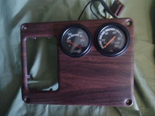 2000 freightliner, water and oil gauge, wood grain #823