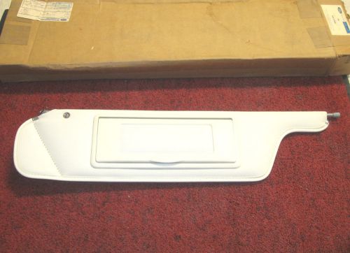 1976 lincoln continental left front sun visor ( color white ) d6vy-6004105a9w