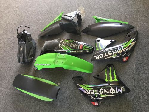 Kawasaki kxf 250 2011 gas tank , seat , and plastic kit used