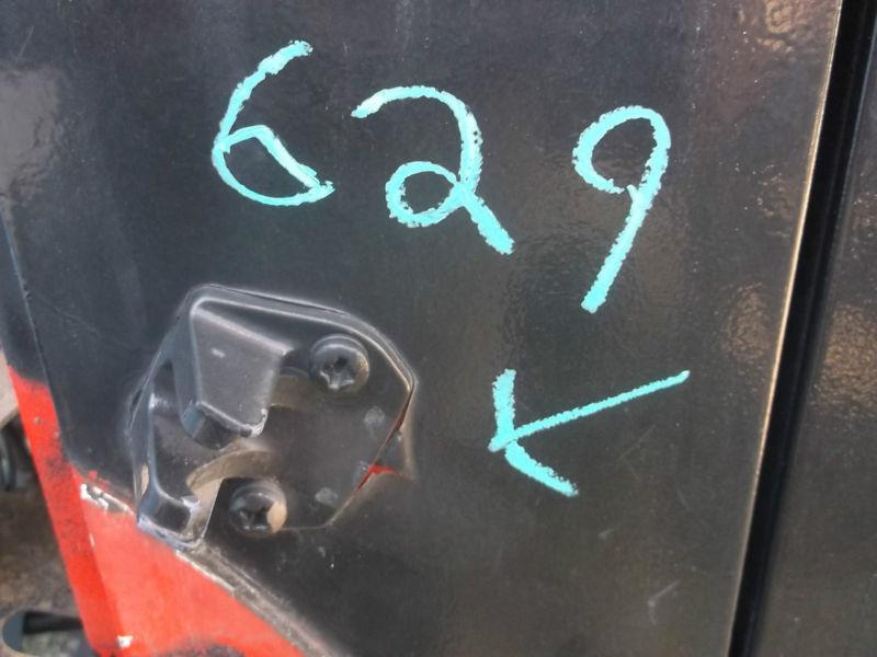 629 international s1600 1988 hood strap catch on cowl