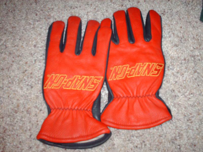 Snap on deer skin gloves size small