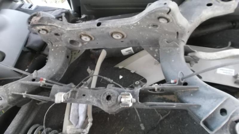 05 chrysler 300 crossmember k-frame rear rwd 19314