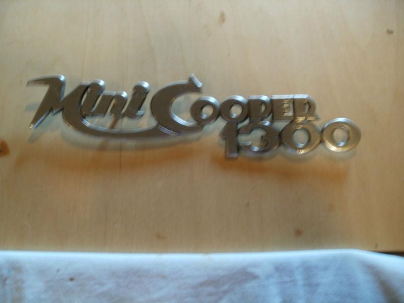 Mini cooper emblem