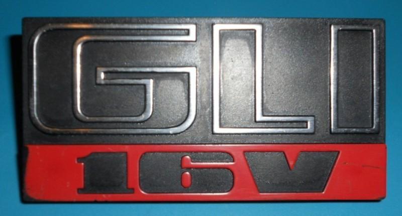 Volkswagen "jetta gli" grille emblem oem pn 165-853-679-e 1987