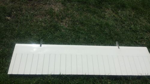 Cessna 172 right flap ( from 1970 172k model ) fits most models
