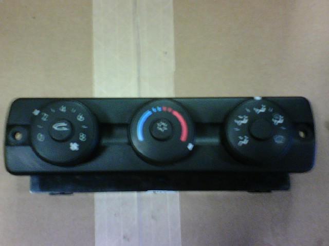 Freightliner  heater a/c switch control cluster # a22-60645-101
