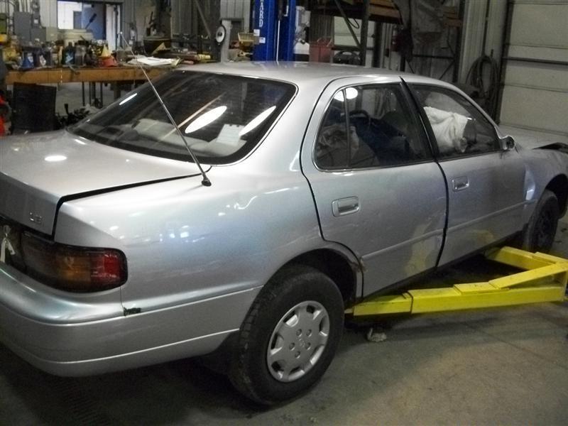 92 93 94 95 96 TOYOTA CAMRY BACK GLASS SDN W/O ANT W/O BRONZE, US $210.00, image 2