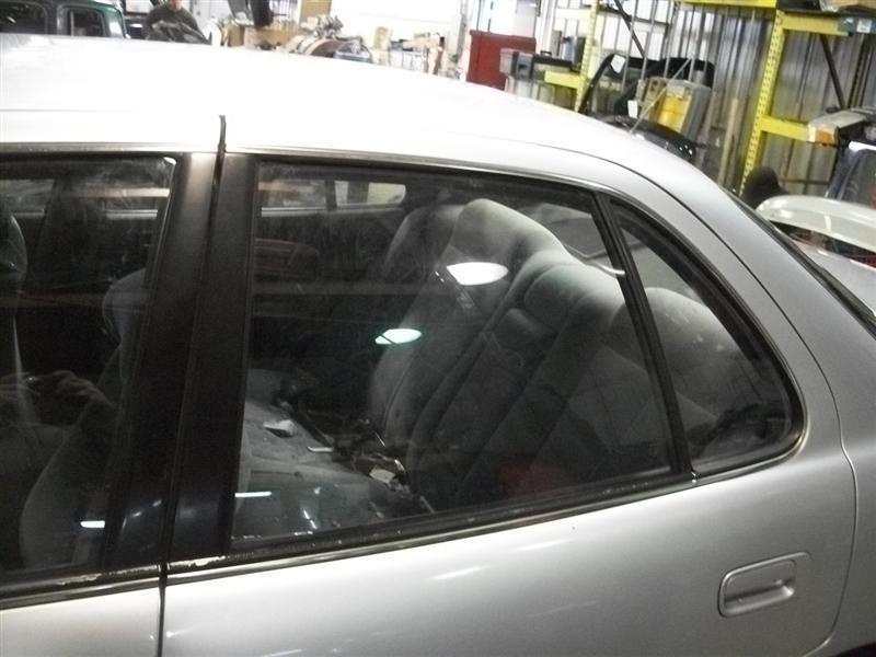 92 93 94 95 96 TOYOTA CAMRY BACK GLASS SDN W/O ANT W/O BRONZE, US $210.00, image 12
