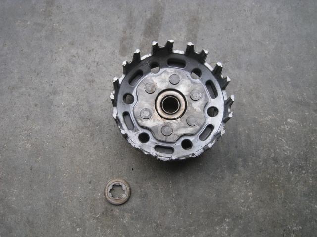 1983 yamaha yz80 - clutch housing