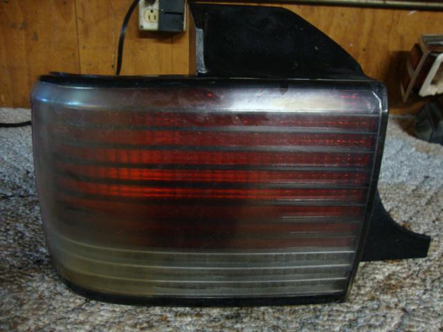 1988-1989 lincoln continental left side tail light oem