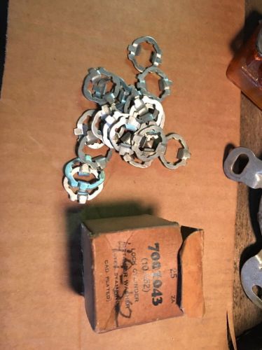 1949/52 chevy lock cyl. retainer washer gm 7001043. box.  e