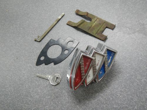 1963 buick wildcat electra trunk lock tri-shield w/ key &amp; clip ? lesabre invicta